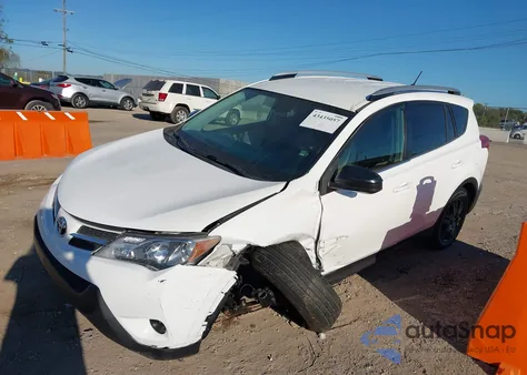 2015 Toyota Rav4 Le z USA, uszkodzony, nr VIN JTMZFREV0FJ040337